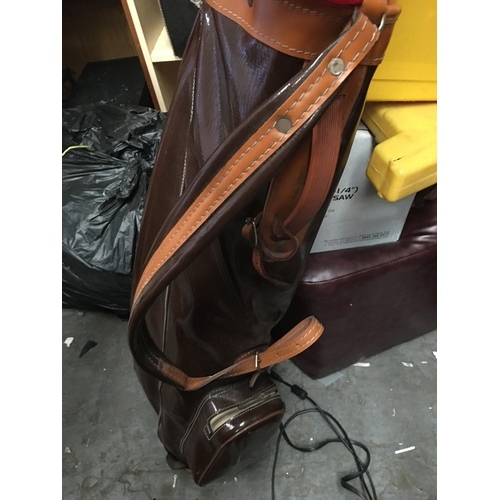 196 - CRACKING VINTAGE GOLFING BAG IN GREAT CONDITION