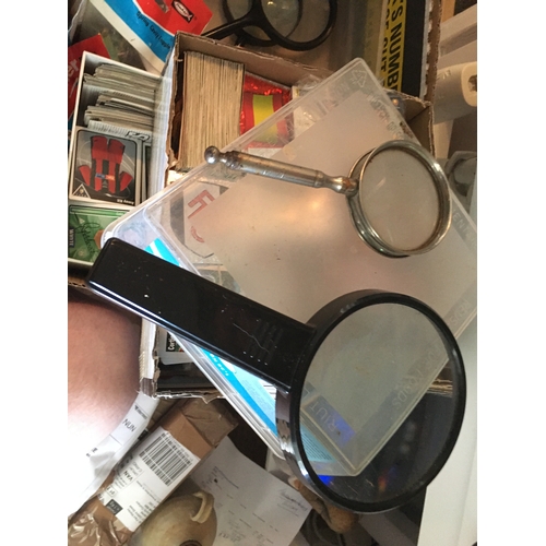 134 - LOT OF TWO MAGNIFYING GLASSES