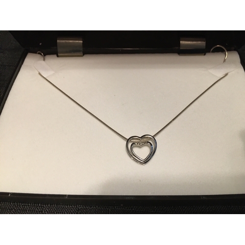 290E - LOVELY SILVER 925 NECKLACE WITH HEART PENDANT IN PRESENTATION BOX