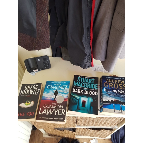 326 - GOOD SELECTION OF COFFEE TABLE BOOKS AND CRIME FICTION