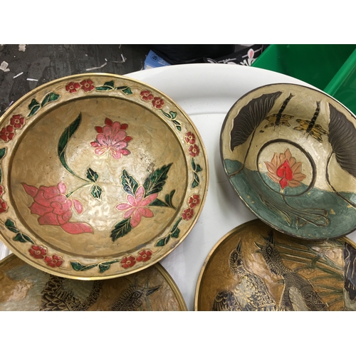 132 - NICE COLLECTION OF BRASS PAIR OF MATCHING PLATES AND DECORATIVE BOWLS