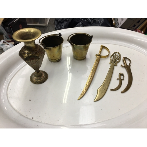 133 - NICE COLLECTION OF BRASS INCLUDING DECORATIVE SWORDS, CLOSSONIE STYLE VASE AND VINTAGE PALES