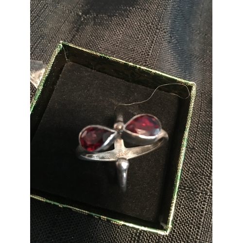 177 - VERY UNUSUAL FIGURE OF EIGHT TWIN RED STONE SILVER 925 RING WITH PRESENTATION BOX