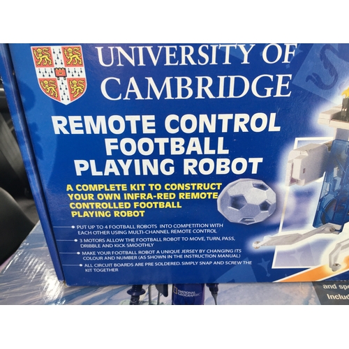 150 - CRACKING BOXED COMPLETE UNIVERSITY OF OXFORD REMOTE CONTROL PLAYING FOOTBALL ROBOT