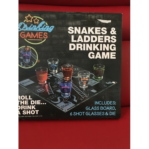 210 - CRACKING BOXED DRINKING GAME COMPLETE & IN MINT CONDITION