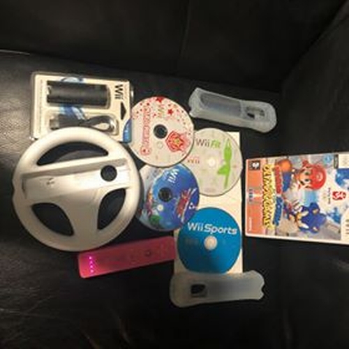 410 - COLLECTION OF WII GAMES AND CONTROLLER