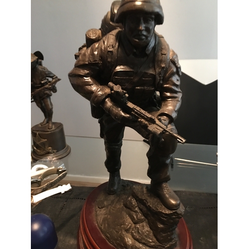 72 - FANTASTIC ARMY SOLDIER STATUE 39Cm TALL ON PLINTH