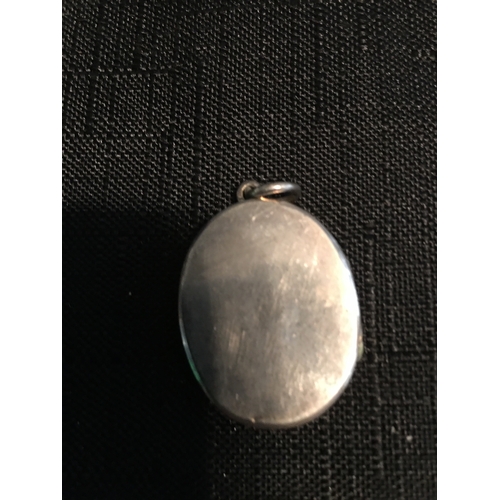 200F - LOVELY SILVER 925 LOCKET PENDANT IN PRESENTATION BOX