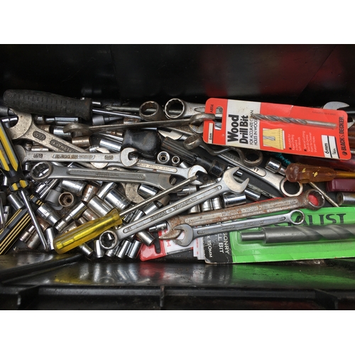 225 - CRACKING STANLEY TOOL BOX AND A LOAD OF TOOLS