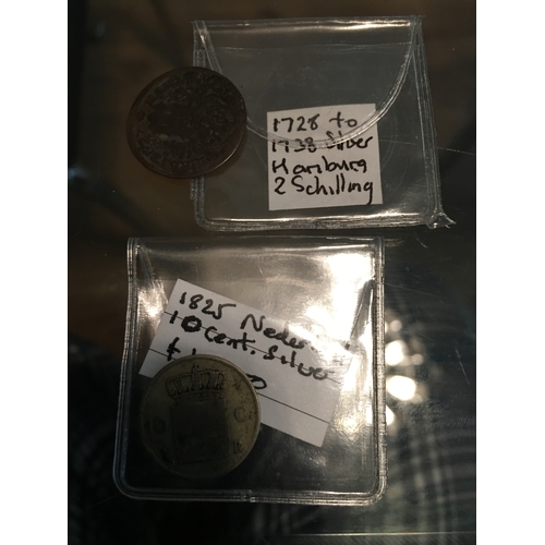 338 - SELECTION OF COLLECTORS COINS FEATURING 1728-1738 SILVER HAMBERG 2 SHILLING, 1825 10 CENT SILVER