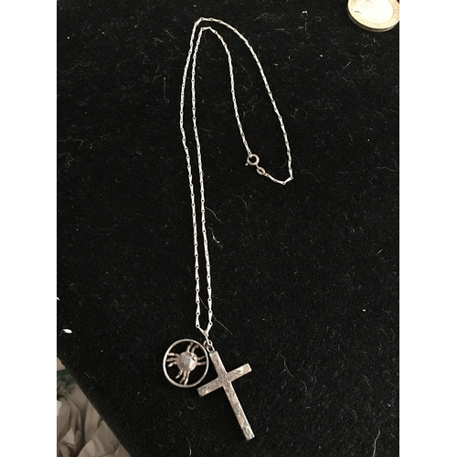 388 - LOVELY SILVER 925 NECKLACE WITH CROSS