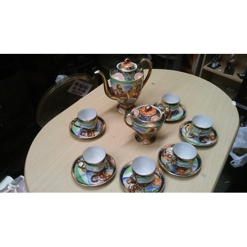 51 - LOVELY JAPANESE IMARI SAMURAI STYLE TEA SET WITH TEA POT SUGAR CREAM CUPS AND SAUCERS, ONE CUP REPAI... 