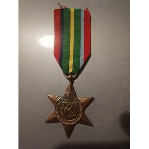 328 - Ww2 Pacific star medal Slight verdigris but in overall good condition with good condition ribbon. Th... 