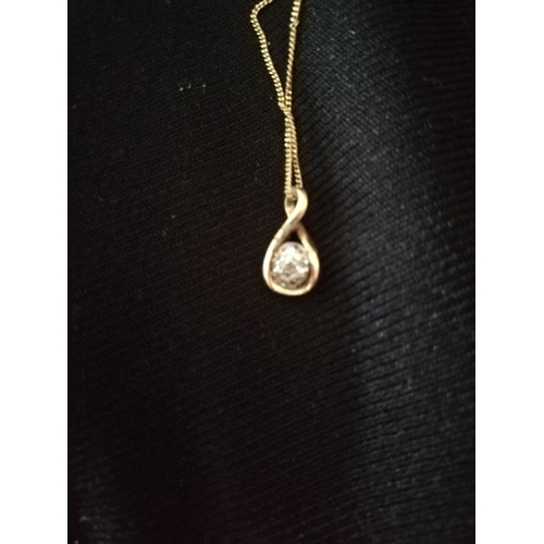 176 - LOVELY 9ct gold necklace and 9ct gold pendant

In good condition weighing almost 2g the pendant may ... 