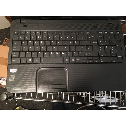 185 - CRACKING TOSHIBA SATALITE LAPTOP WITH BATTERY AND POWER CHARGER WINDOWS 10 ACTIVATED TESTED AND WORK... 