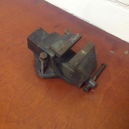 271 - VINTAGE BENCH VICE