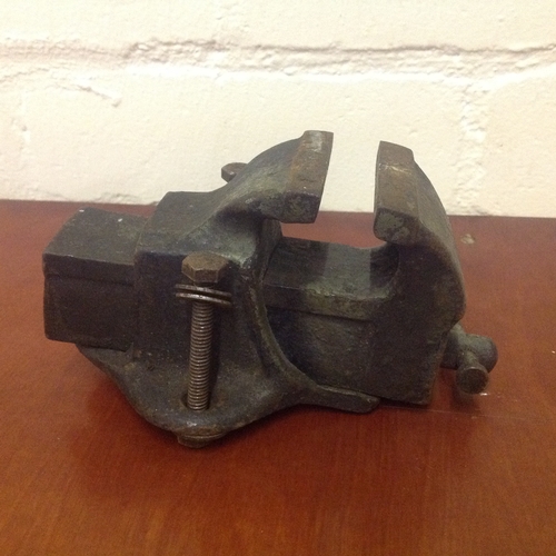 271 - VINTAGE BENCH VICE