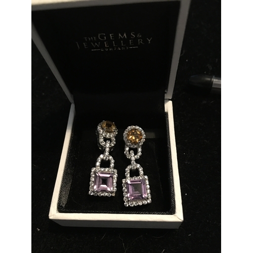 100L - LOVELY PAIR OF SILVER EARINGS WITH TRI COLOUR IN PRESENTATION BOX