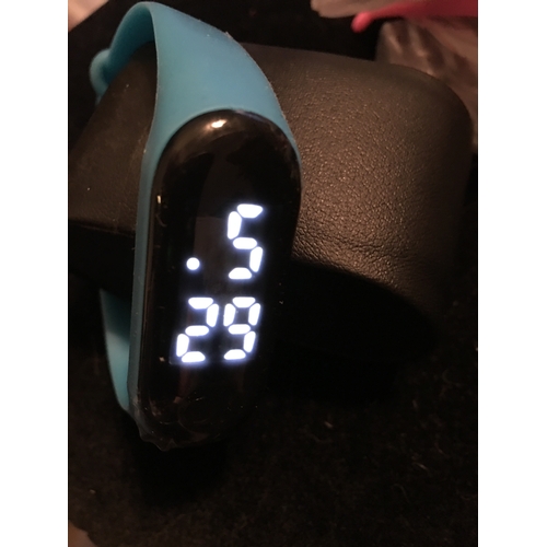 5 - NEW DIGITAL WATCH IN BLUE