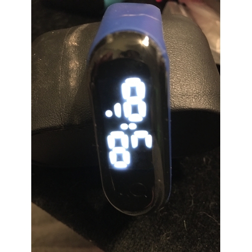 26 - NEW DIGITAL WATCH IN DARK BLUE