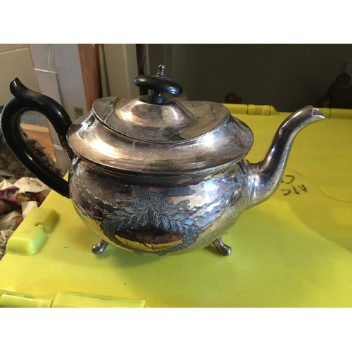 27 - LOVELY PLATED EDWARDIAN TEA POT SLIGHT BUMP TO TOP