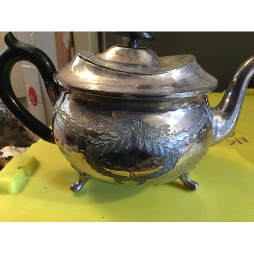 27 - LOVELY PLATED EDWARDIAN TEA POT SLIGHT BUMP TO TOP