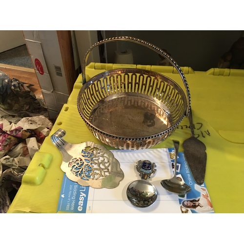 41 - PLATED BREAD BASKET AND TWO CAKE SLICES AND TWO VINTAGE SPOONS