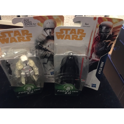 102 - NEW BOXED AGE EDAD IDADE AND KYLO REN FIGURES