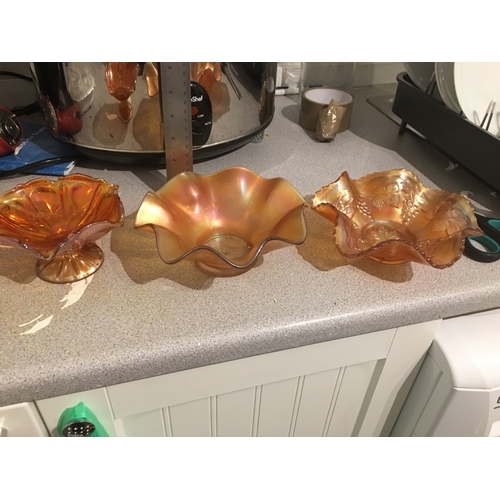 39 - THREE PIECES OF CARNAVAL GLASS