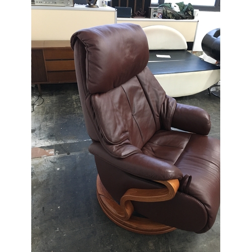 100L - STUNNING HIMOLLA LEATHER RECLINER CHAIR IN BURGUNDY LEATHER IN LOVELY LOVELY CONDITION
COLLECTION OR... 