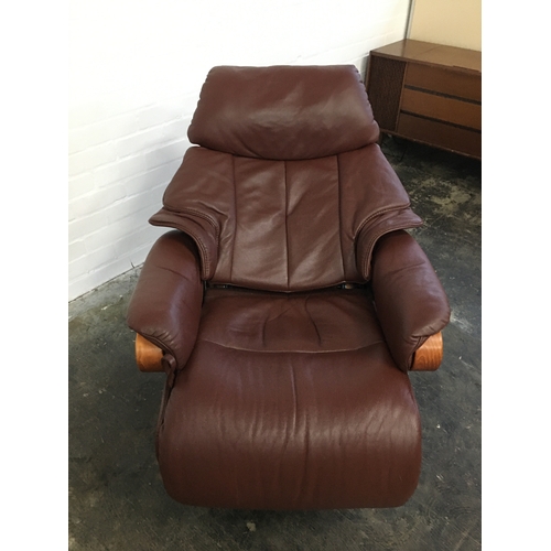 100L - STUNNING HIMOLLA LEATHER RECLINER CHAIR IN BURGUNDY LEATHER IN LOVELY LOVELY CONDITION
COLLECTION OR... 