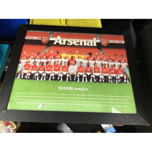 71 - ARSENAL FRAMED TEAM POSTER SEASON 2009/2010