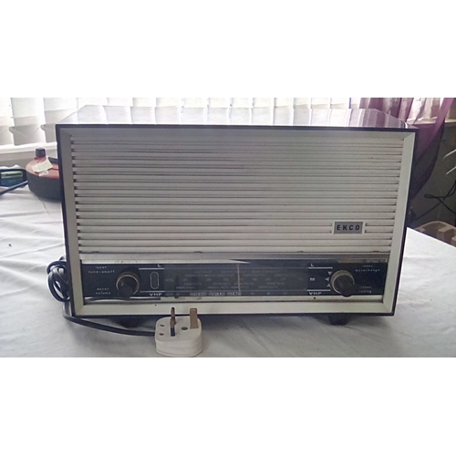 86 - FANTASTIC BAKOLITE EKCO VALVE RADIO IN WORKING ORDER