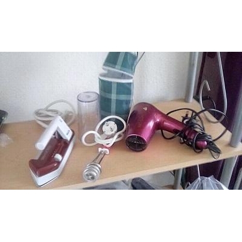 132 - GREAT COLLECTION OF HAIRDRYER, TONGS, TRAVEL IRON AND HOT WATER CUP HEATER ALL WORKING WHEN TESTED A... 