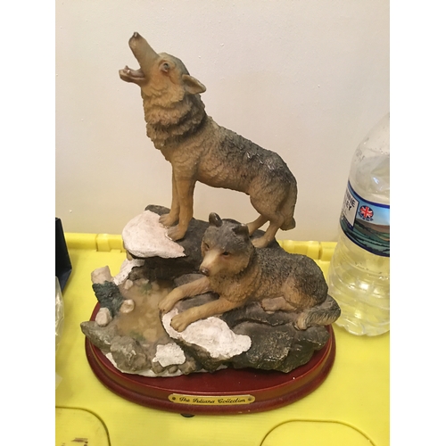 3 - LARGE JULIANA COLLECTION OF WOLVES FIGURINE  24CM TALL 28CM LONG