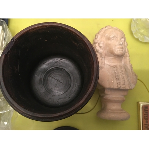 100C - VERY NICE TOBACCO POT AND SMALL BUST