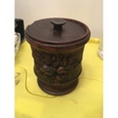 178 - VERY NICE TOBACCO POT AND SMALL BUST