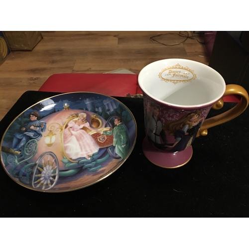 100Y - LOVELY DISNEY CUP AND FRANKLIN MINT LTD EDITION CINDERELLA COLLECTORS PLATE