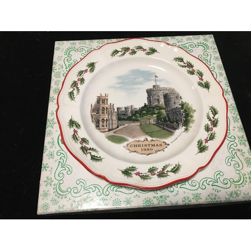 17 - Two Wedgwood Xmas boxed Plates