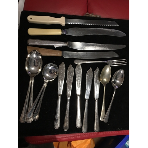 93 - NICE SELECTION OF COLLECTABLE FLAT WARE AND CARVING KNIVES