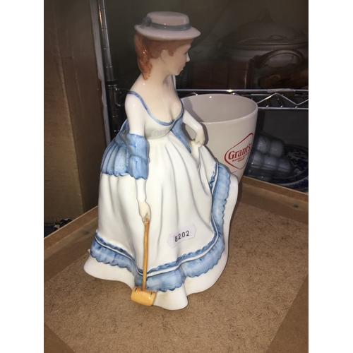 43 - LOVELY Royal Doulton Figurine (HN3137 Summertime)