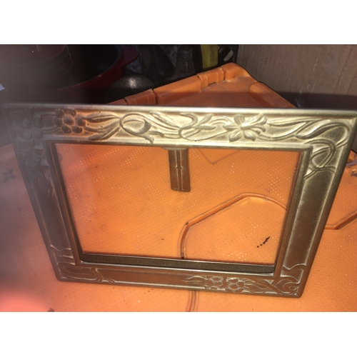 76 - VERY NICE VERY  BRASS PHOTO FRAME