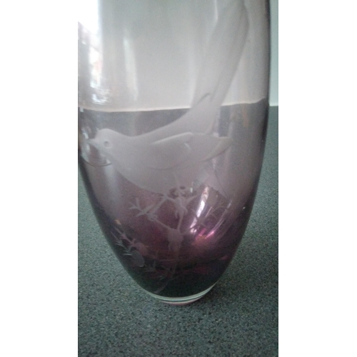 1033 - LOVELY BIRD ETCHED GLASS VASE