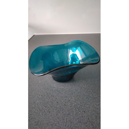 1034 - LOVELY BLUE GLASS BOWL