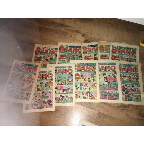 97 - SELECTION OF VINTAGE 1980'S BEANO COMICS