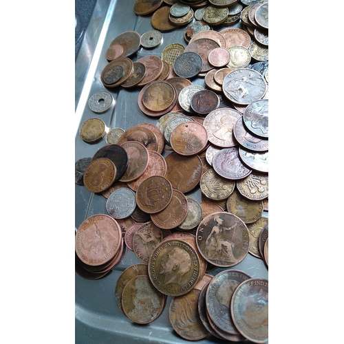 310 - LARGE Large collection of old coins