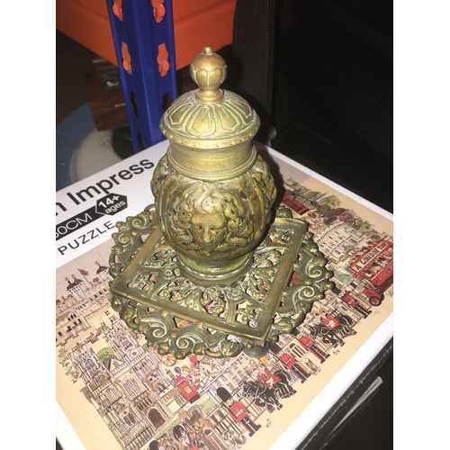 379 - LOVELY EARLY BRASS DESK INK WELL WITH CLASSIC HEADS DESIGN