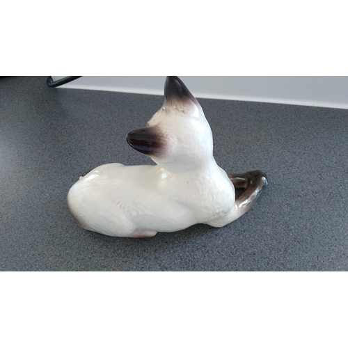 420 - LOVELY BESWICK CAT