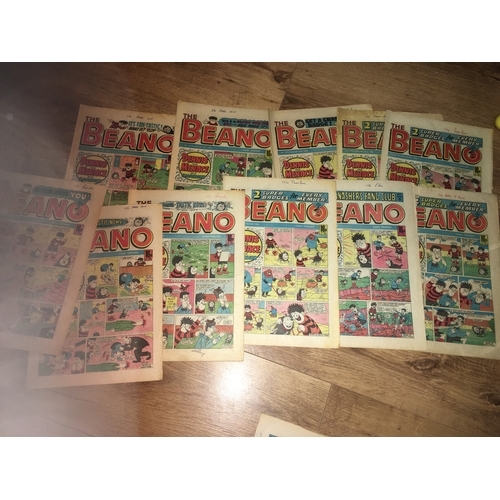 341 - SELECTION OF VINTAGE 1980'S BEANO COMICS