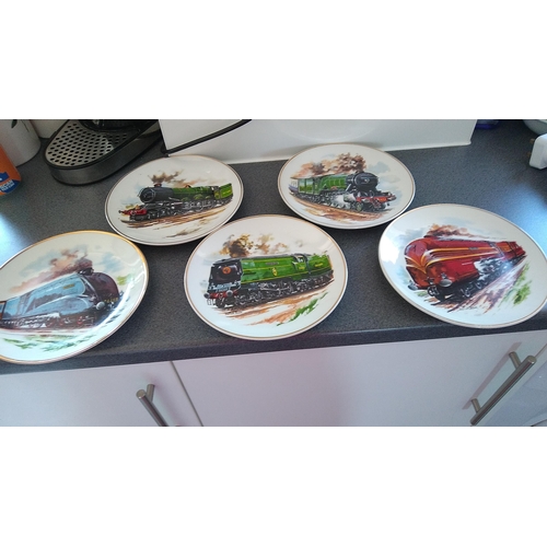 398 - SELECTION OF FIVE HERON CROSS TRAIN PLATES